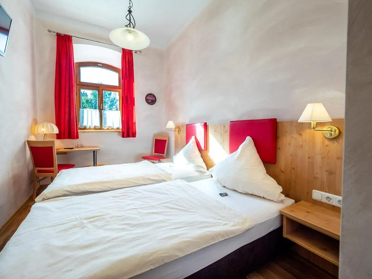 Kleinkunstbuehne Zur Post Beim John In Obing Hotel